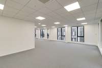 logistics - Activités / Bureaux À Louer - gallery thumbnail - 9