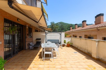 living - Casa / villa de 271m² en venta en Cabrils, Barcelona - featured