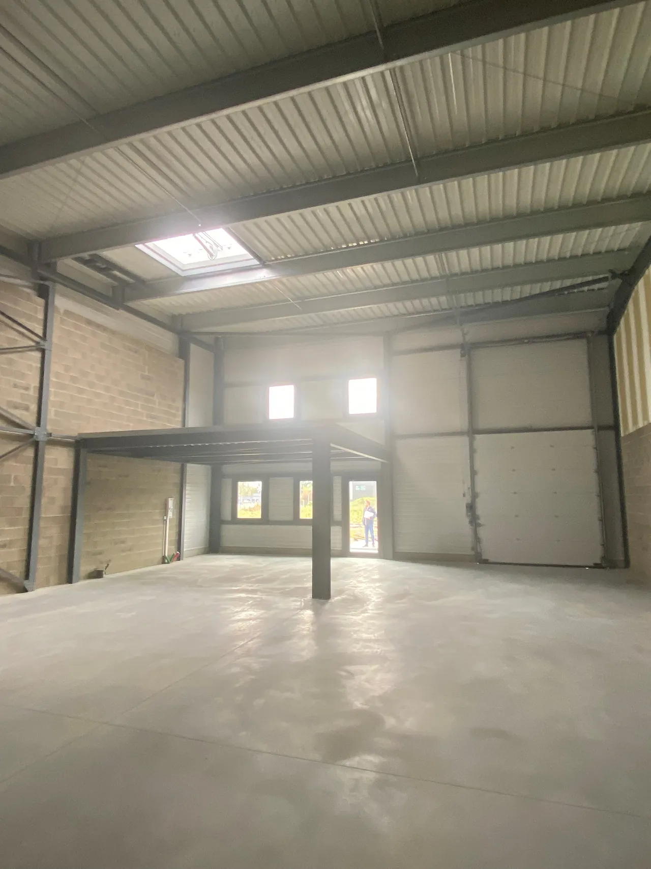 logistics - Light Industrial Premises / Offices For Rent - For Sale - gallery - 6