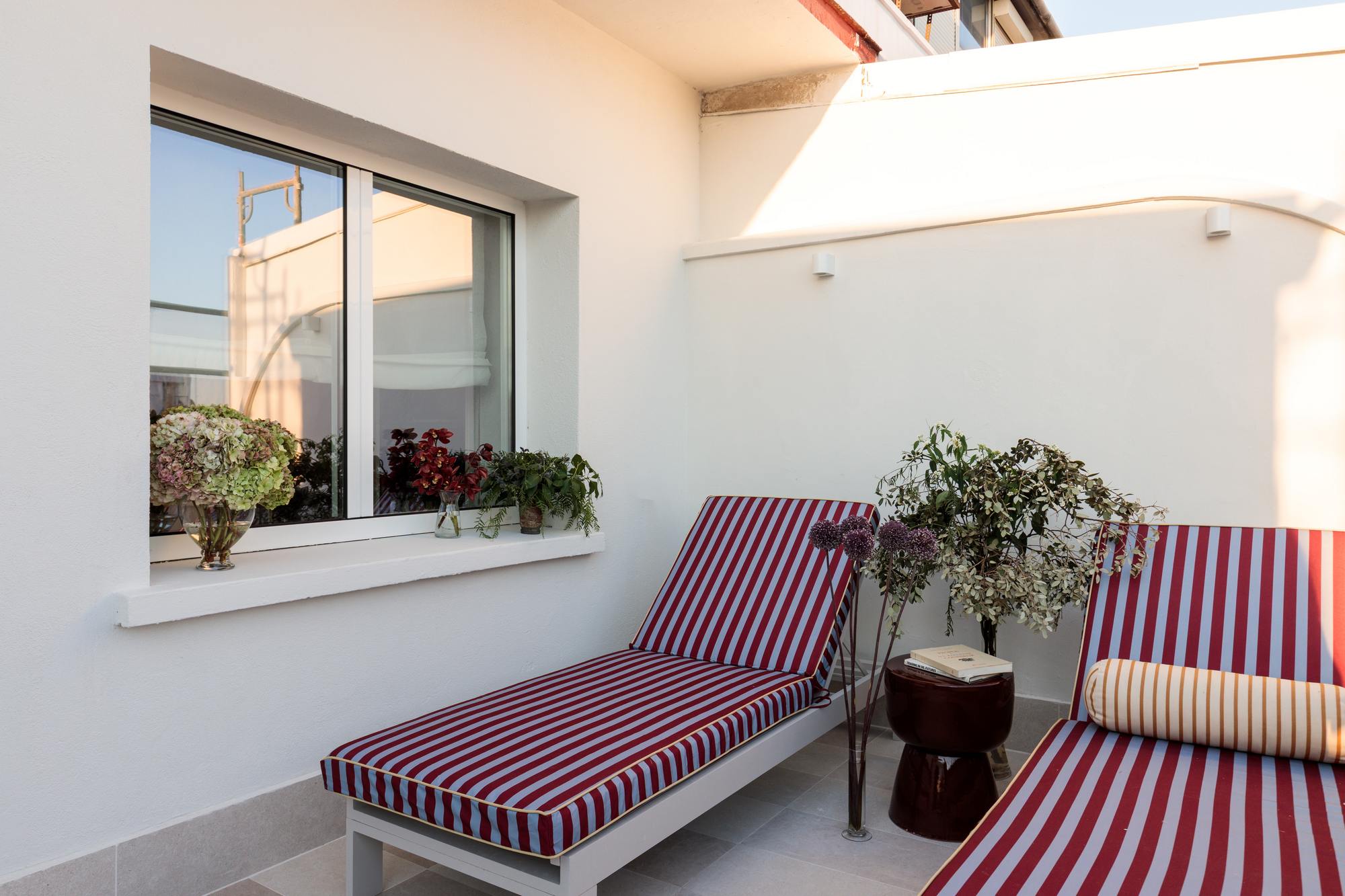 living - Ático de 208m² con 21m² terraza en venta en Goya, Madrid - featured