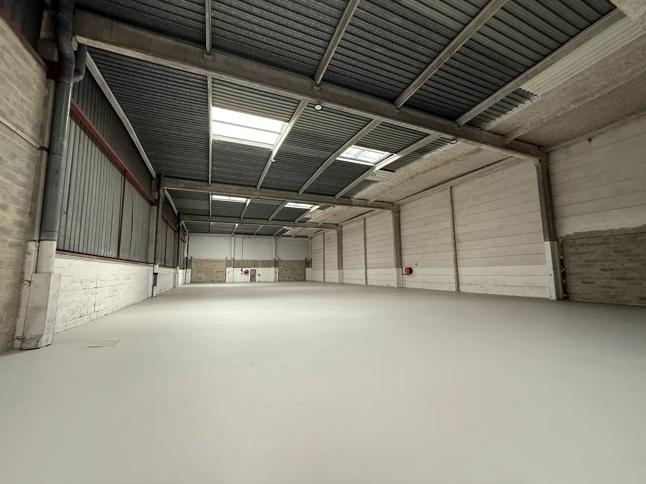logistics - Entrepôt / Bureaux À Louer - gallery - 2