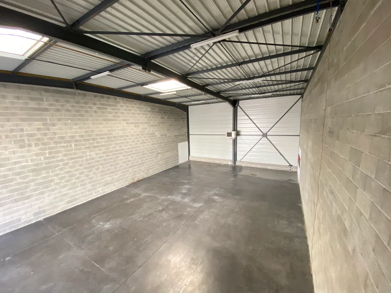 logistics - Light Industrial Premises / Offices For Rent - gallery - 5