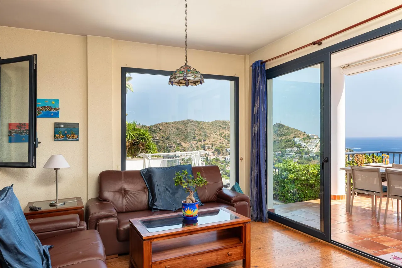 living - 260m² house / villa for sale in Bay of Roses, Costa Brava - gallery - 6