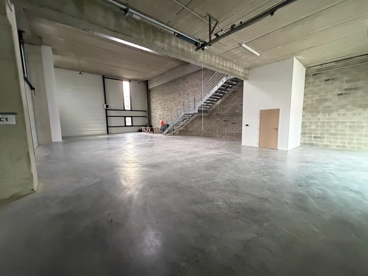 logistics - Activités / Bureaux À Louer - gallery - 3