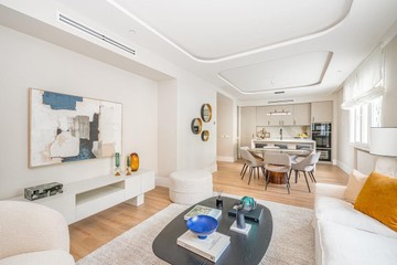 living - Piso de 173m² en venta en Recoletos, Madrid - featured