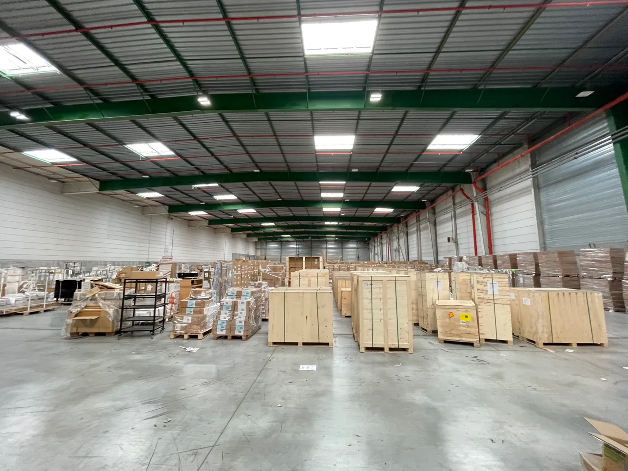 logistics - Logistics Warehouse For Rent - gallery - 3