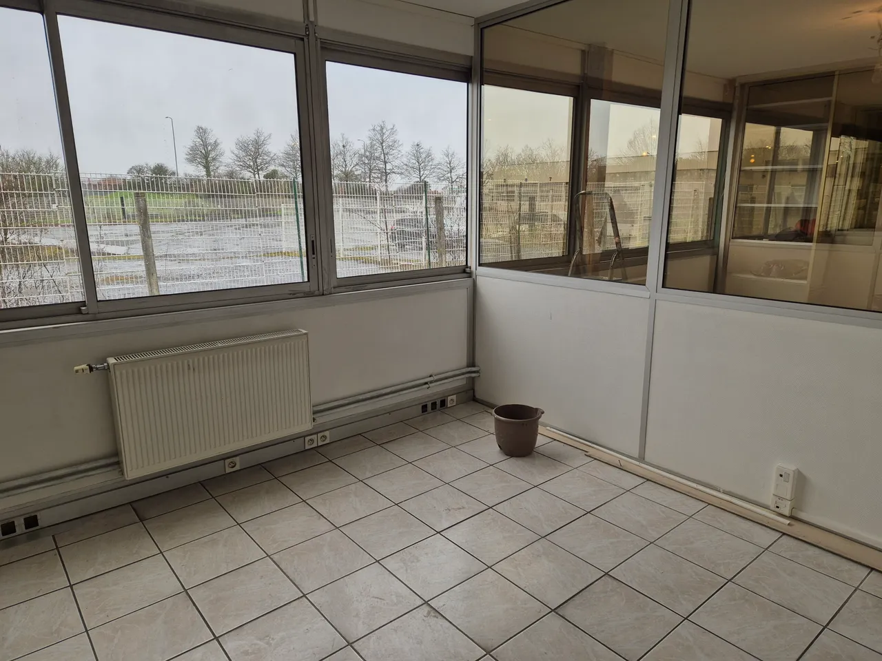 logistics - Light Industrial Premises / Offices For Rent - gallery - 3