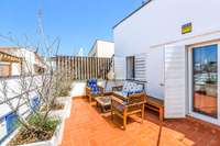 living - Ático de 111m² con 80m² terraza en venta en Sitges Town - gallery thumbnail - 2