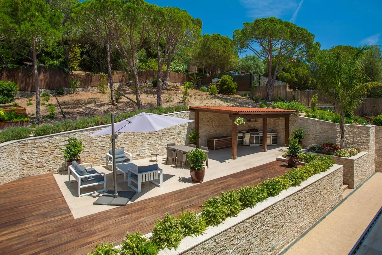 living - 786m² house / villa for sale in Cabrils, Barcelona - gallery - 6