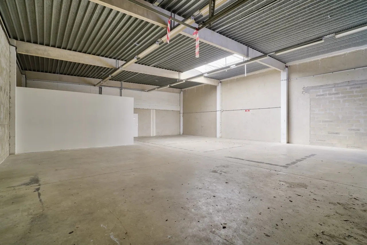 logistics - Entrepôt / Bureaux À Louer - gallery - 6