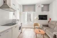 living - Piso de 93m² en alquiler en Sol, Madrid - gallery thumbnail - 4
