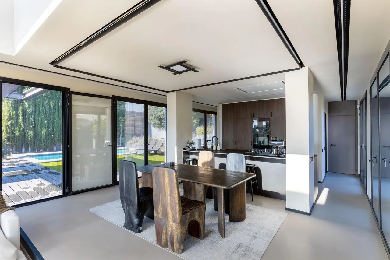living - 331m² house / villa for sale in Premià de Dalt, Barcelona - gallery - 8