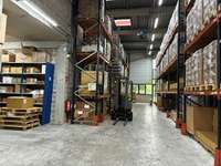 logistics - Activités / Bureaux À Louer - gallery thumbnail - 4