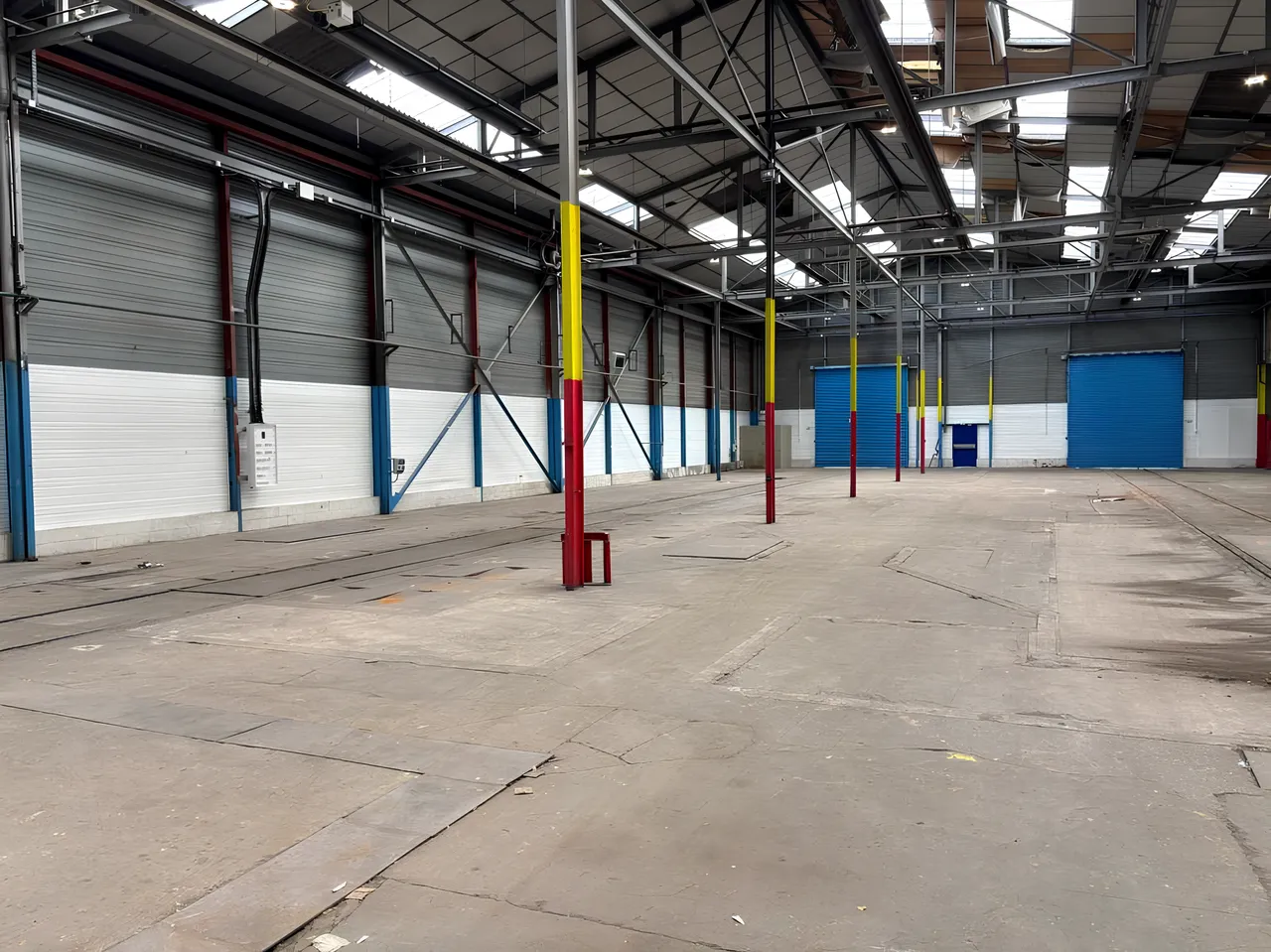 logistics - Light Industrial Premises / Offices For Rent - gallery - 2