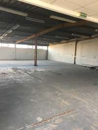 logistics - Local d’activités À Louer - gallery thumbnail - 3