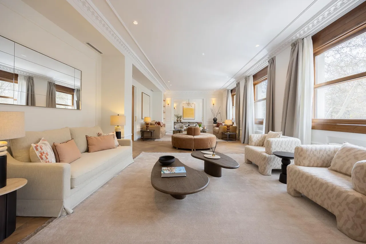 living - Piso de 494m² con 43m² terraza en venta en Castellana - gallery - 2