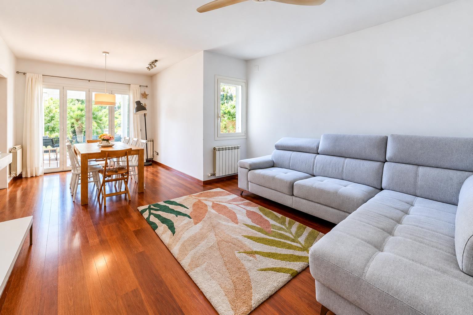 living - 160m² house / villa for sale in Vallpineda, Barcelona - gallery thumbnail - 5