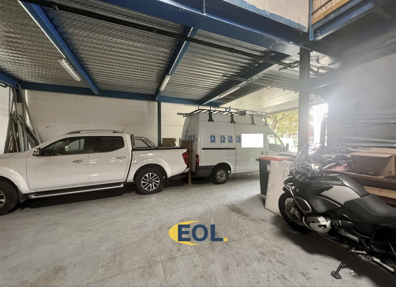 logistics - Light Industrial Premises / Offices For Sale - gallery - 4