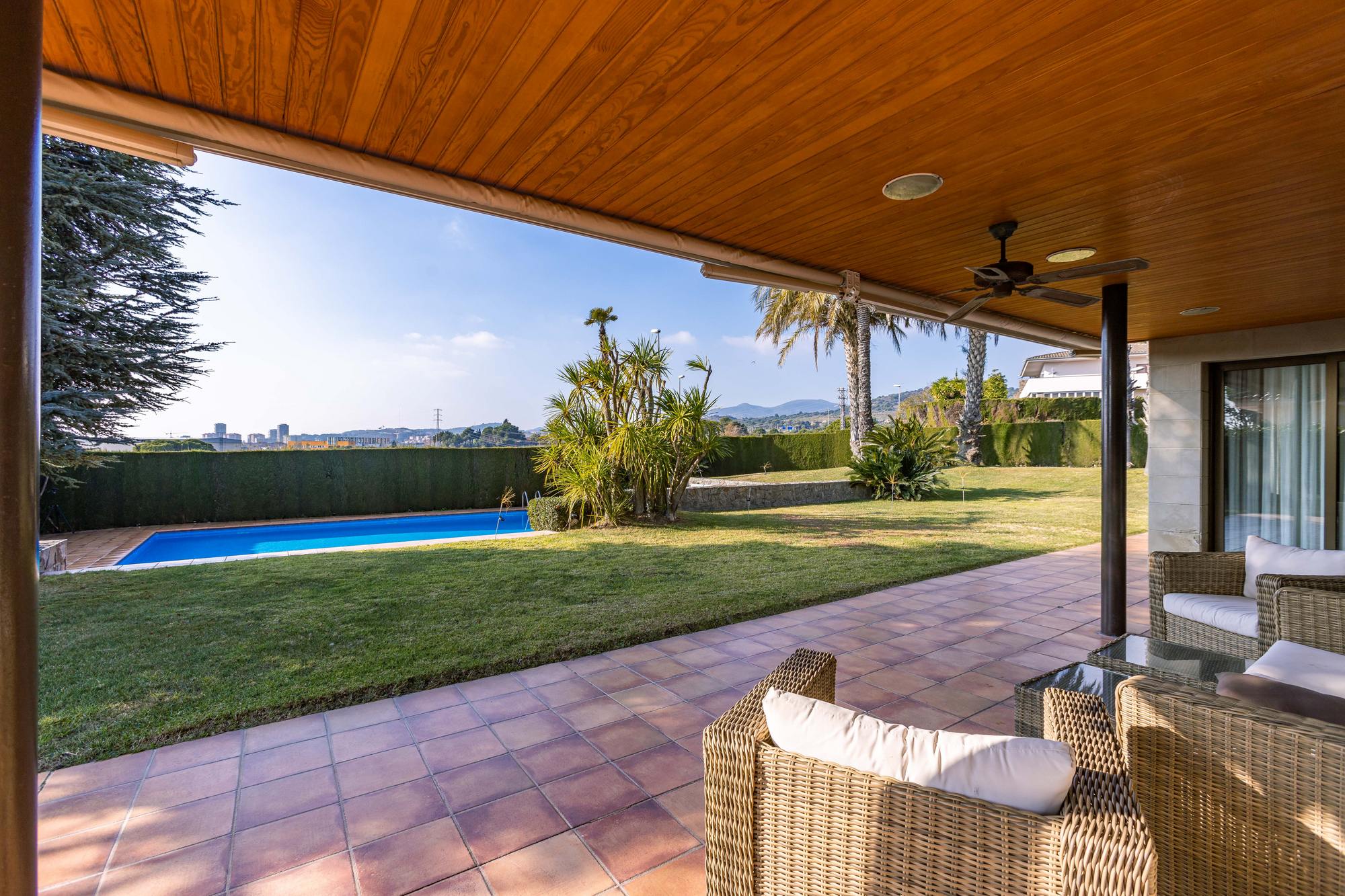 living - Luxuriöse Maresme Immobilie zum Verkauf in Can Teixido, Alella - gallery thumbnail - 3