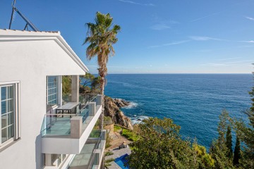 living - 609m² house / villa for sale in Lloret de Mar, Costa Brava - featured