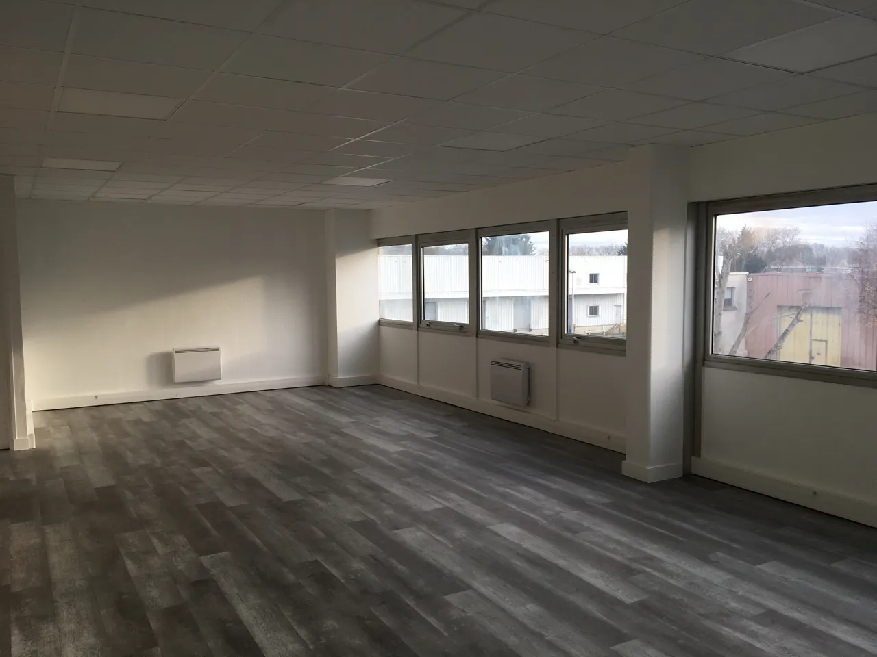 logistics - Light Industrial Premises / Offices For Rent - gallery - 10