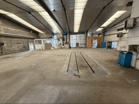 logistics - Local d’activités À Louer - gallery thumbnail - 4