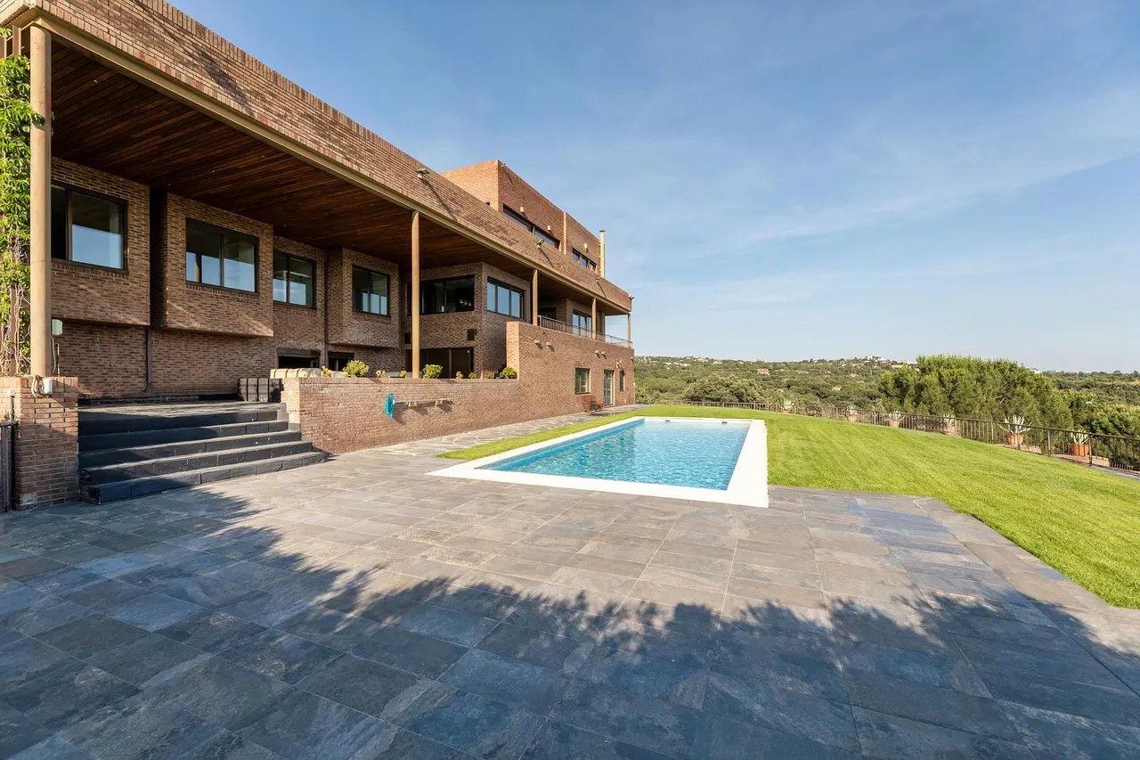 living - Casa / villa de 897m² en venta en Torrelodones, Madrid - gallery - 5