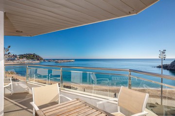 living - Piso de 167m² en venta en Blanes, Costa Brava - featured