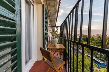 living - Piso de 94m² en venta en Prosperidad, Madrid - featured