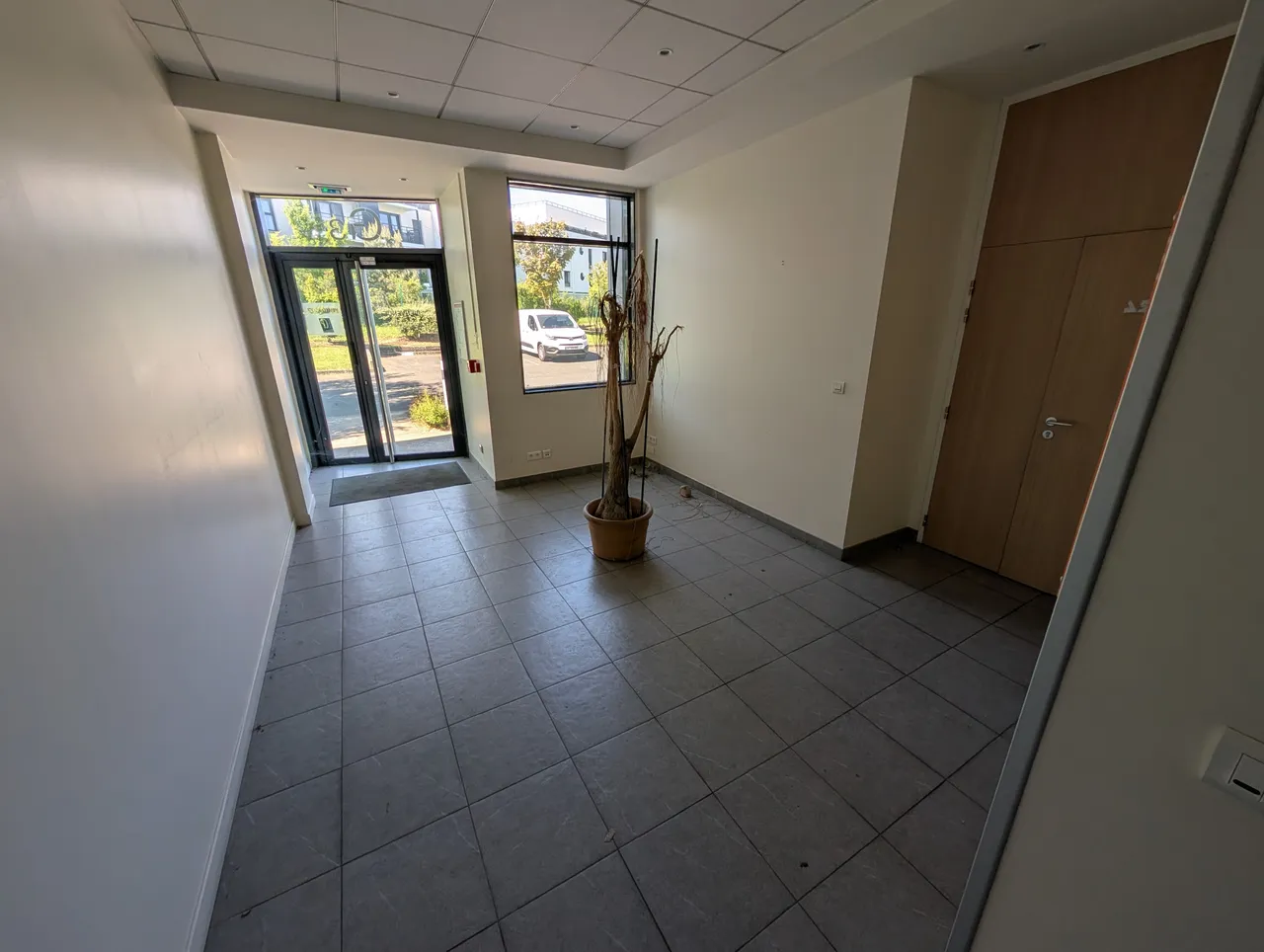 logistics - Light Industrial Premises / Offices For Rent - gallery - 6