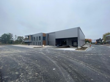 logistics - Activités / Bureaux À Louer - À Vendre - featured