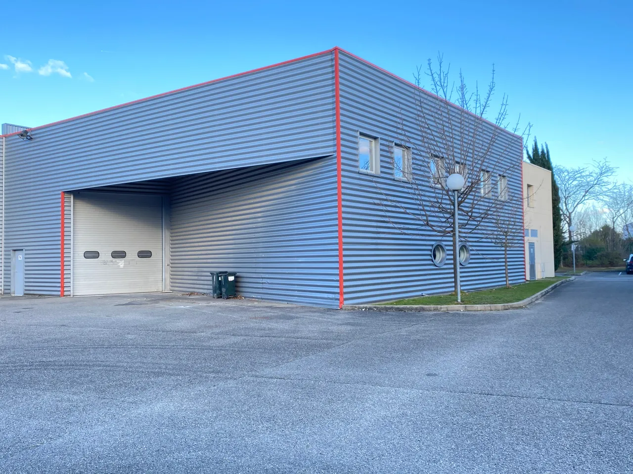 logistics - Light Industrial Premises / Offices For Rent - gallery - 2