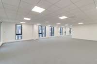 logistics - Activités / Bureaux À Louer - gallery thumbnail - 7