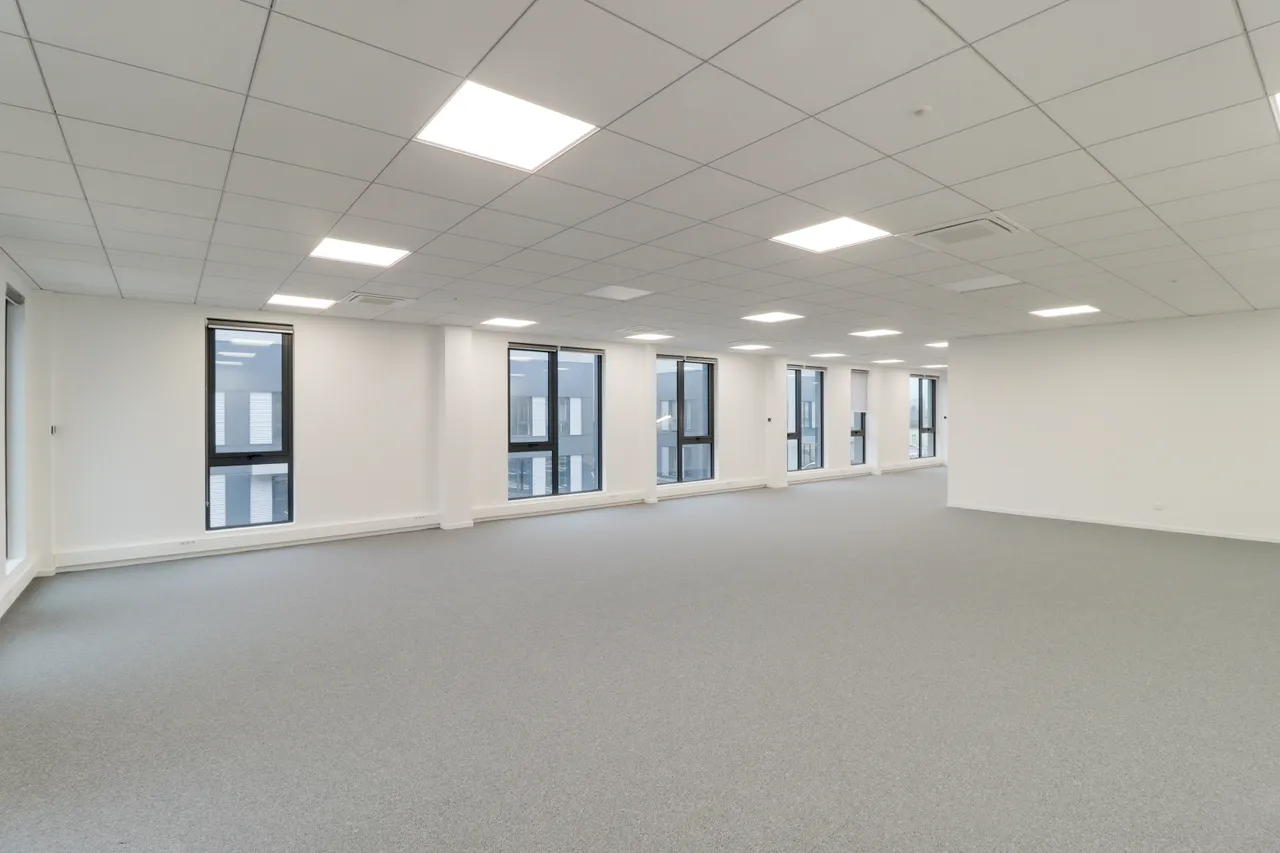 logistics - Light Industrial Premises / Offices For Rent - gallery - 7