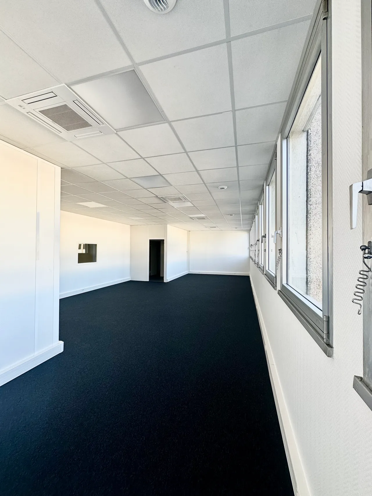 logistics - Light Industrial Premises / Offices For Rent - gallery - 7