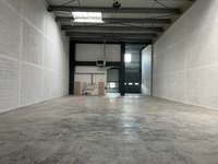 logistics - Local d’activités À Louer - gallery thumbnail - 3
