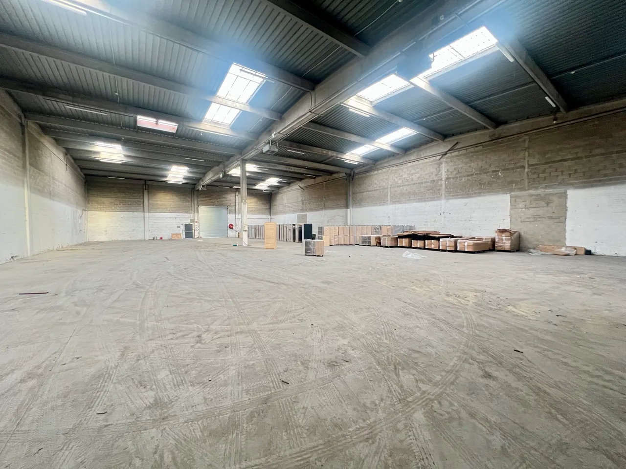 logistics - Entrepôt / Bureaux À Louer - gallery - 2