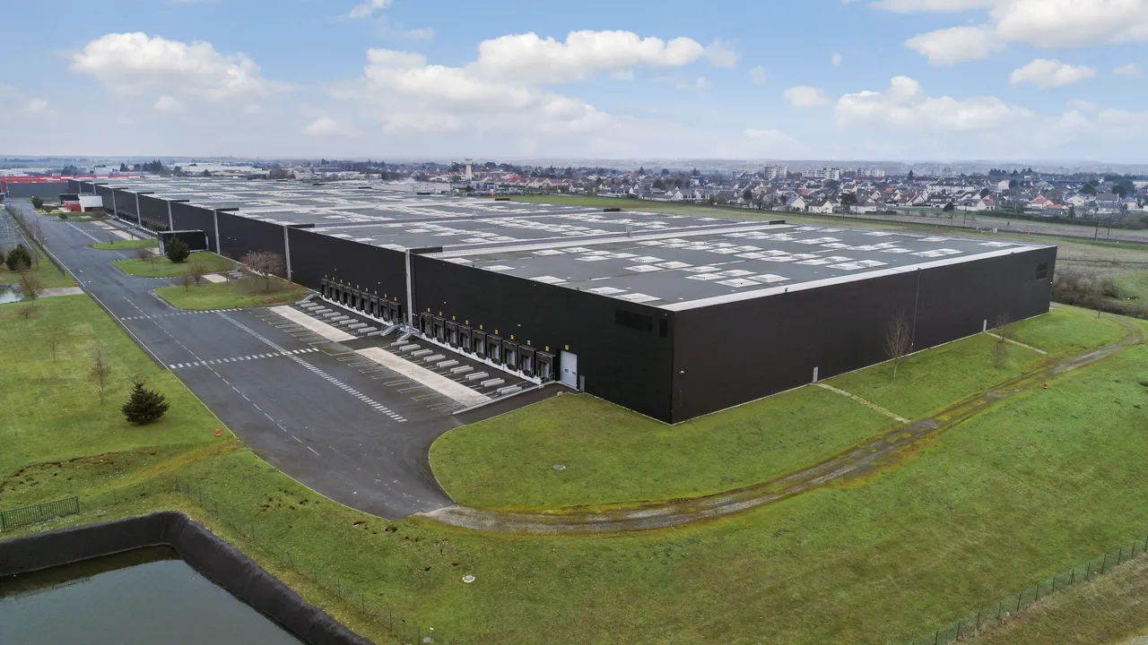 logistics - Logistics Warehouse For Rent - gallery - 4