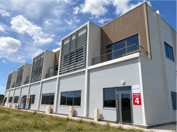logistics - Activités / Bureaux À Vendre - featured