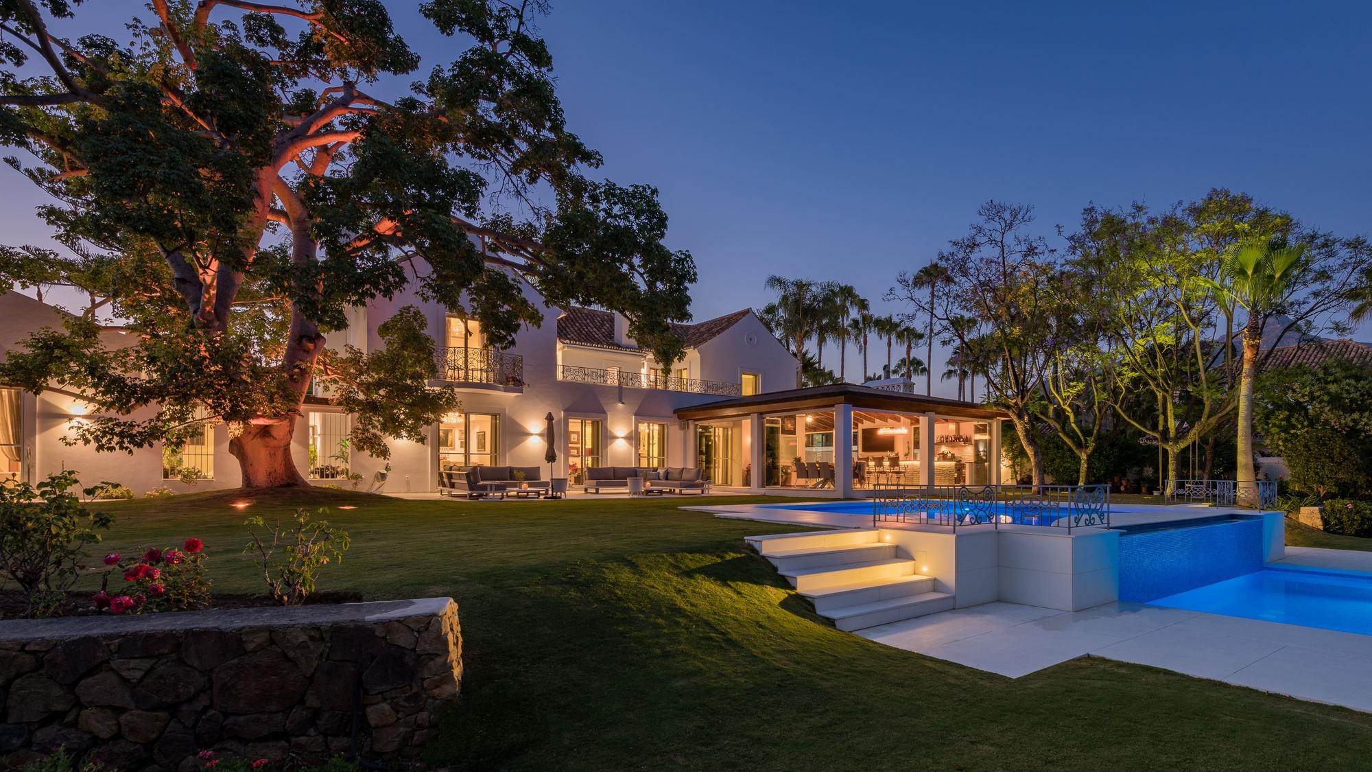 living - Casa / villa de 712m² con 236m² terraza en venta en Nueva Andalucía - gallery - 7