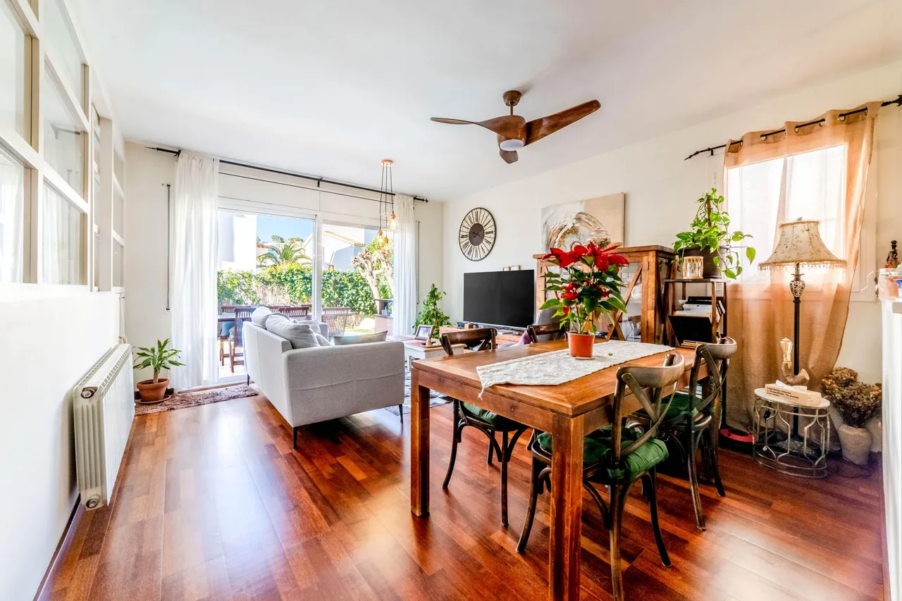 living - Casa / villa de 195m² con 83m² de jardín en venta en Vallpineda - gallery - 3
