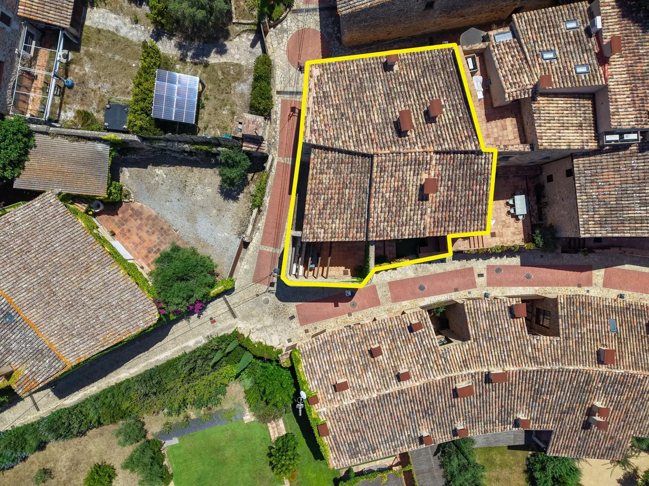 living - Masia de 297m² con 30m² terraza en venta en Baix Empordà - Plano del piso - 1