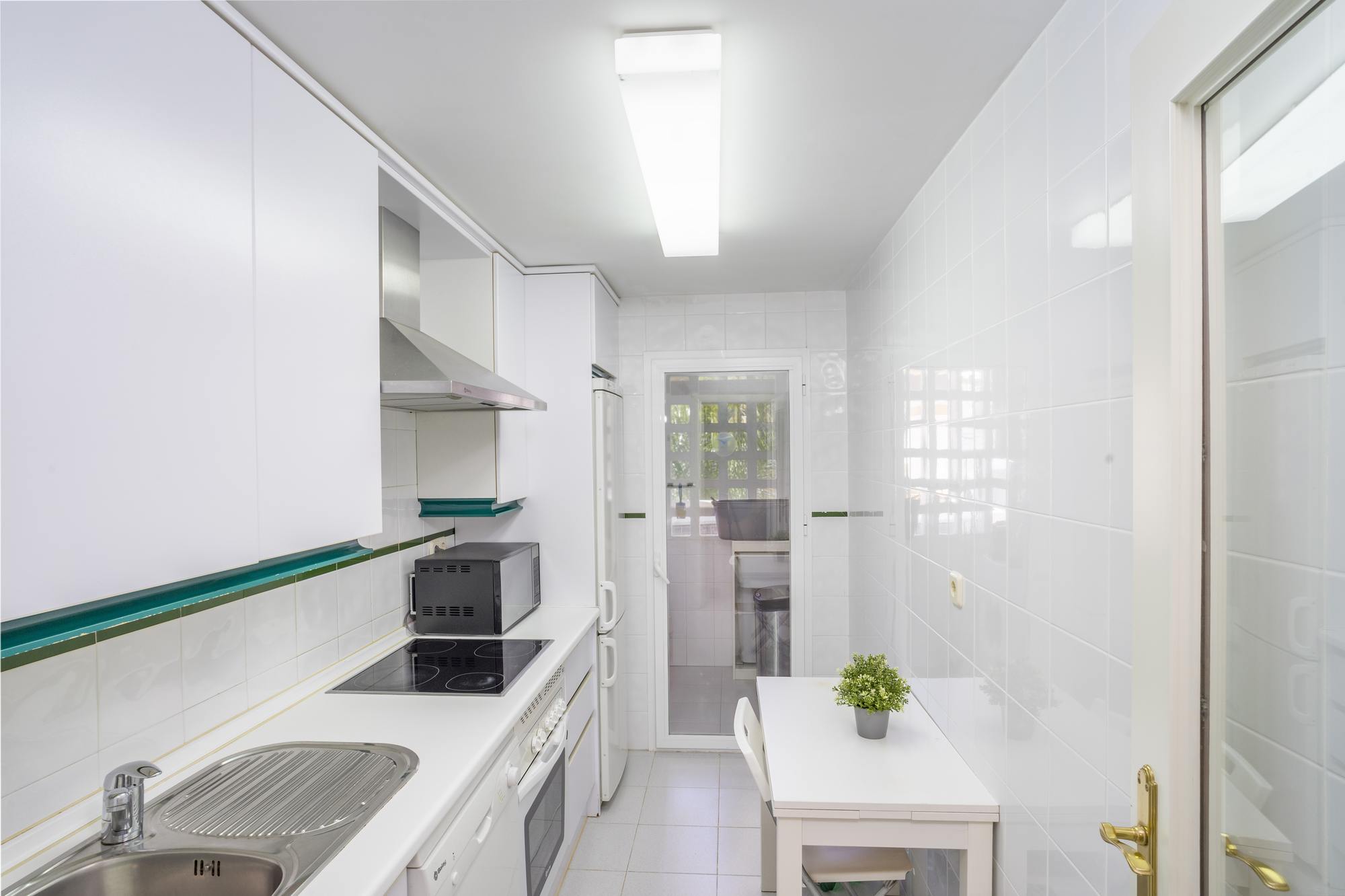 living - Piso de 82m² con 18m² terraza en venta en Puerto Banús - gallery thumbnail - 8