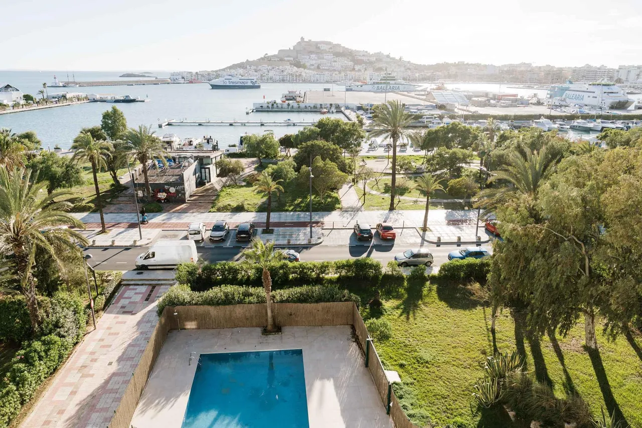 living - 90m² apartment with 10m² terrace for sale in Ibiza Town - gallery - 2