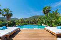 living - Casa / villa de 450m² en alquiler en San José - gallery thumbnail - 5