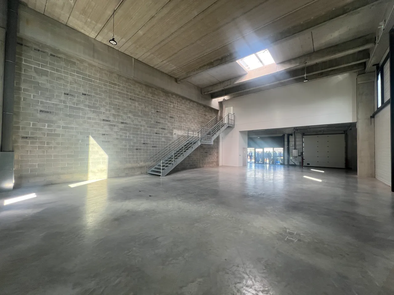 logistics - Activités / Bureaux À Louer - gallery - 2
