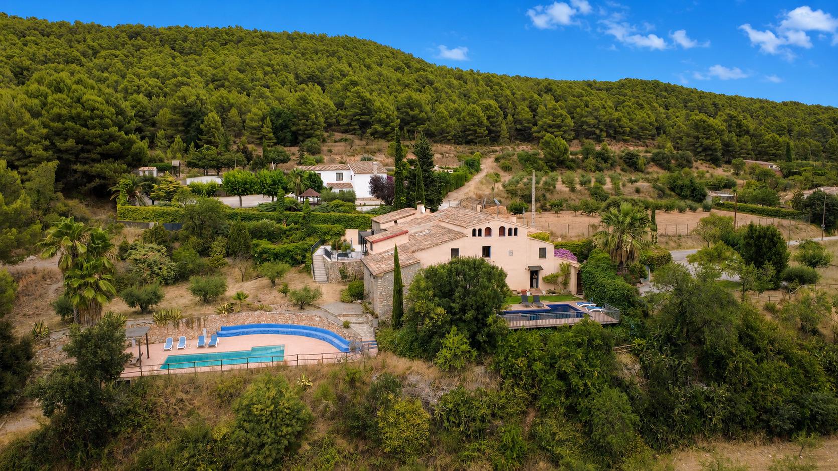 living - Casa rural de 692m² en venta en Penedès, Barcelona - gallery thumbnail - 1