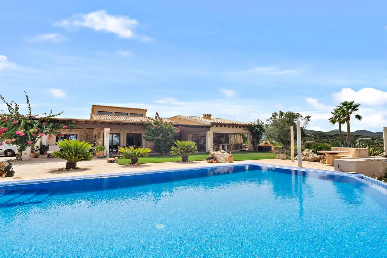 living - Casa rural de 354m² en venta en Felanitx, Islas Baleares - gallery - 2