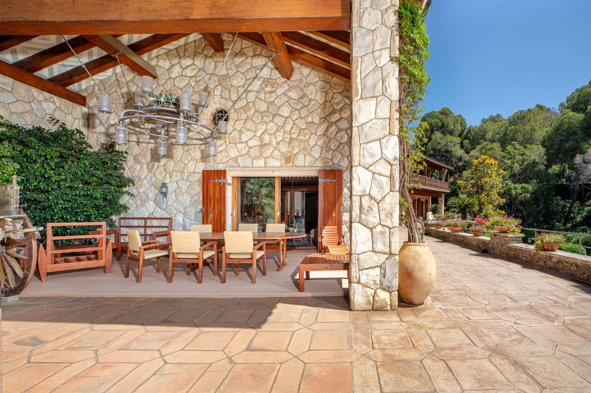 living - Casa / villa de 1,202m² con 2,338m² de jardín en venta en Bahía de Rosas - gallery - 9