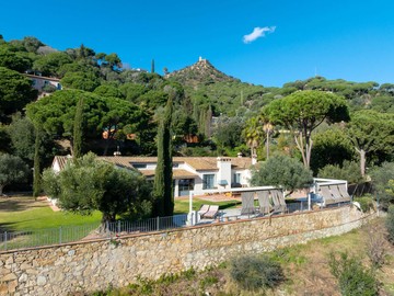 living - Casa / villa de 592m² con 5,406m² de jardín en venta en Cabrera de Mar - featured